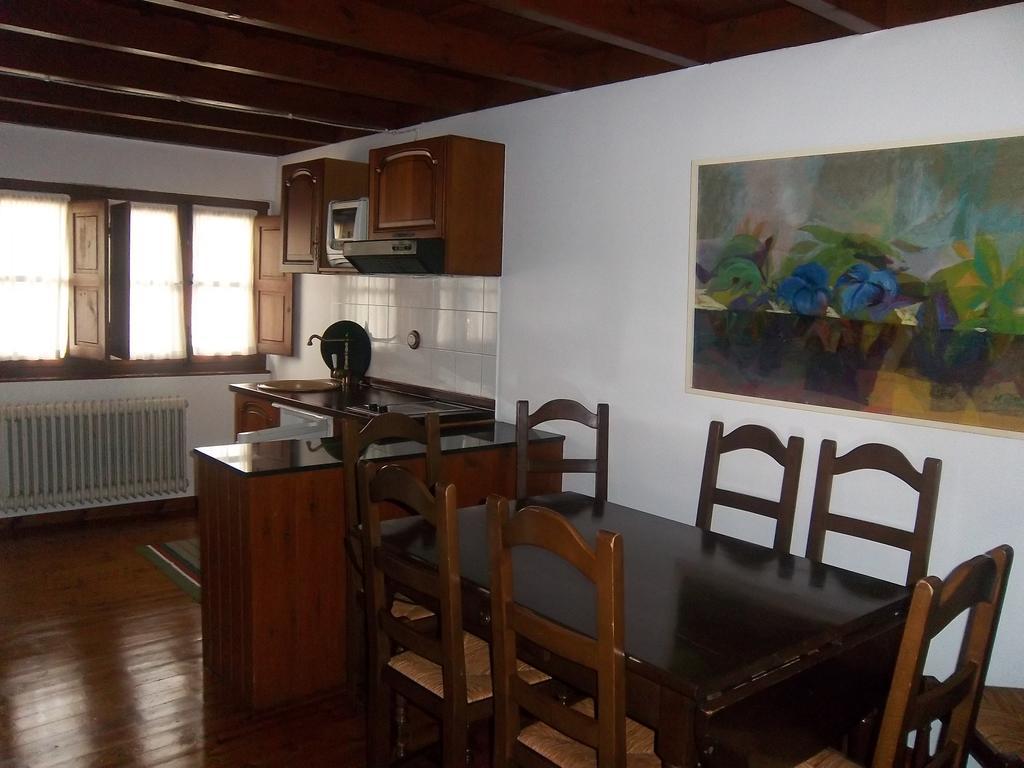 Apartamentos La Casona De Vidiago Номер фото